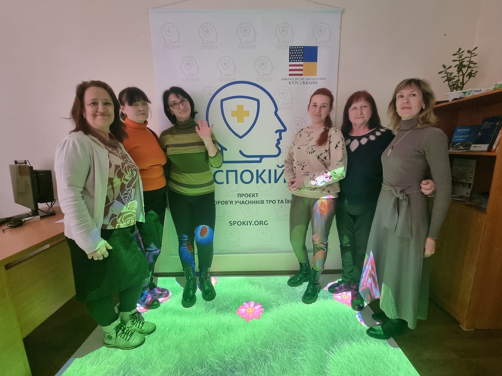 Учасники соціального проєкту Briolight у сенсорній кімнаті